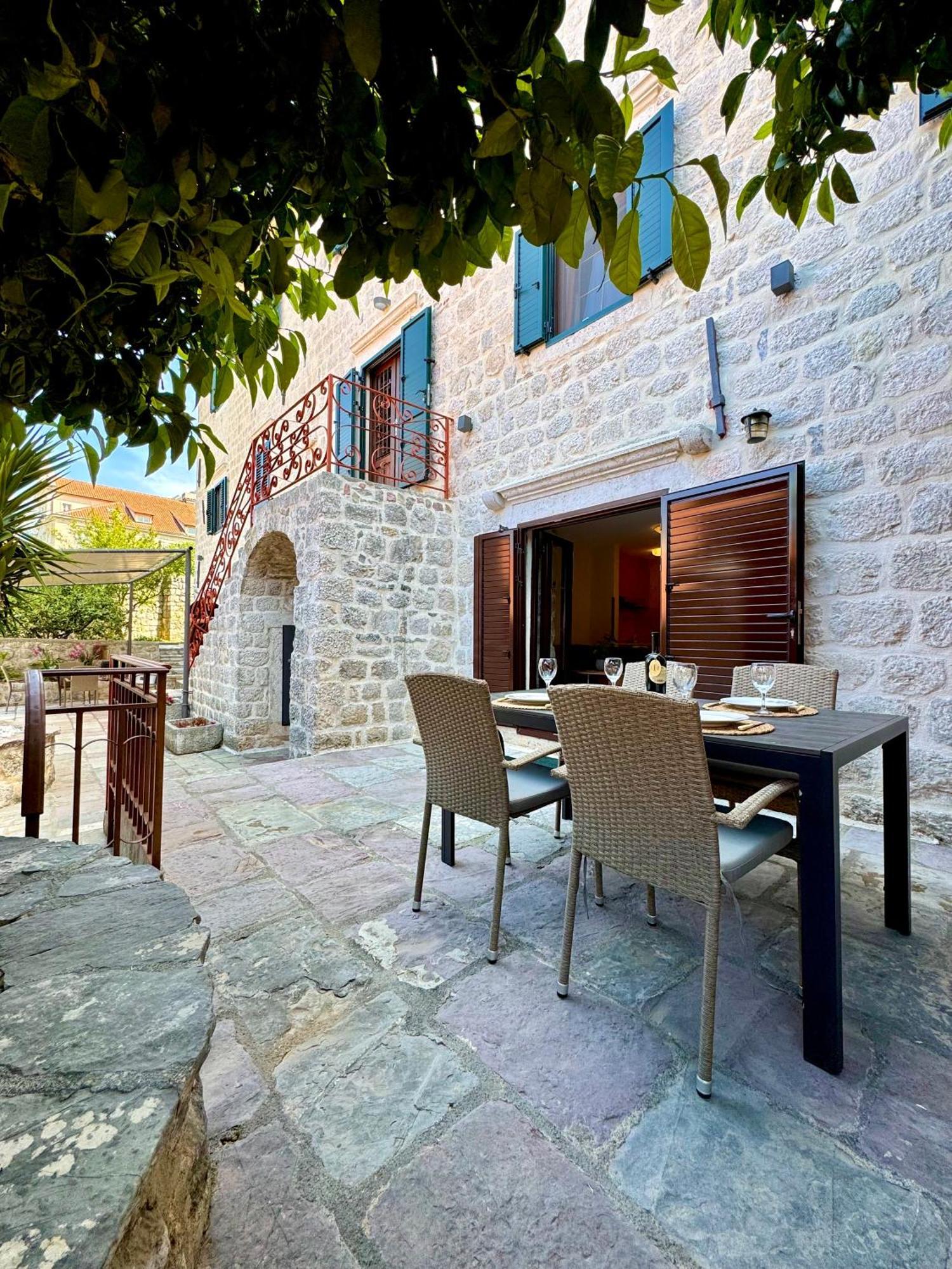 Apartments Radonicic Котор Екстериор снимка