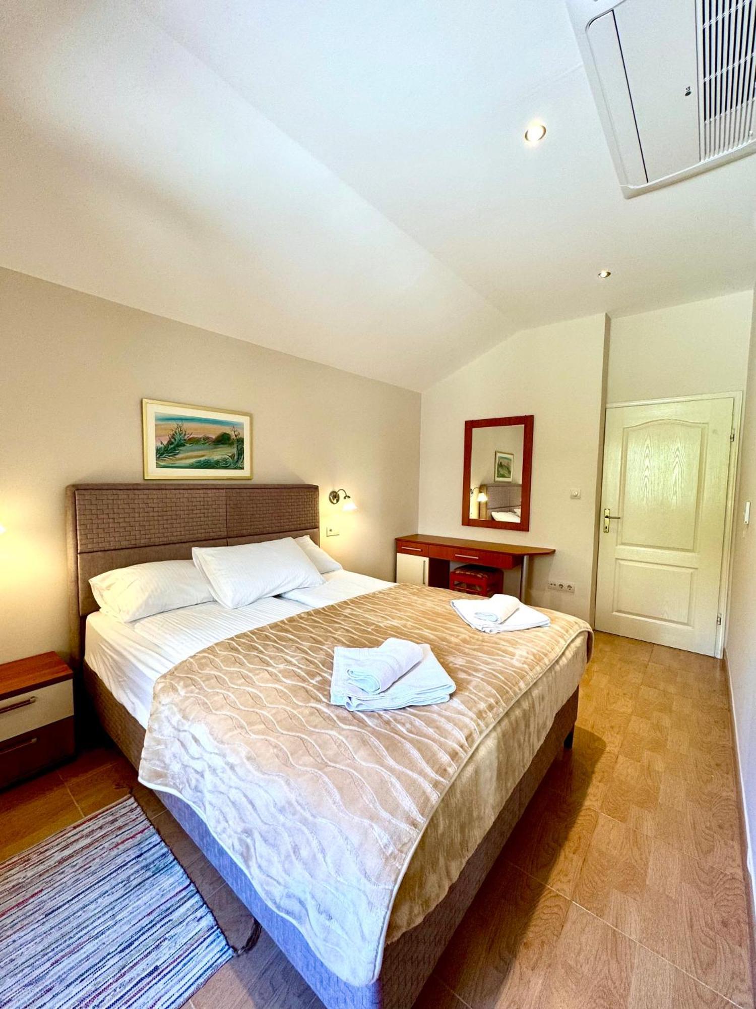 Apartments Radonicic Котор Екстериор снимка