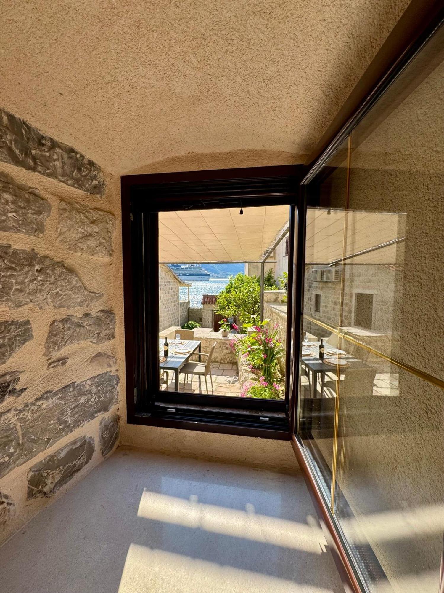 Apartments Radonicic Котор Екстериор снимка