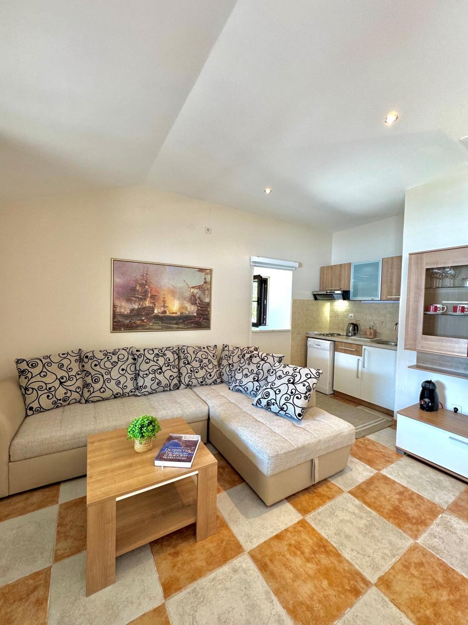 Apartments Radonicic Котор Екстериор снимка