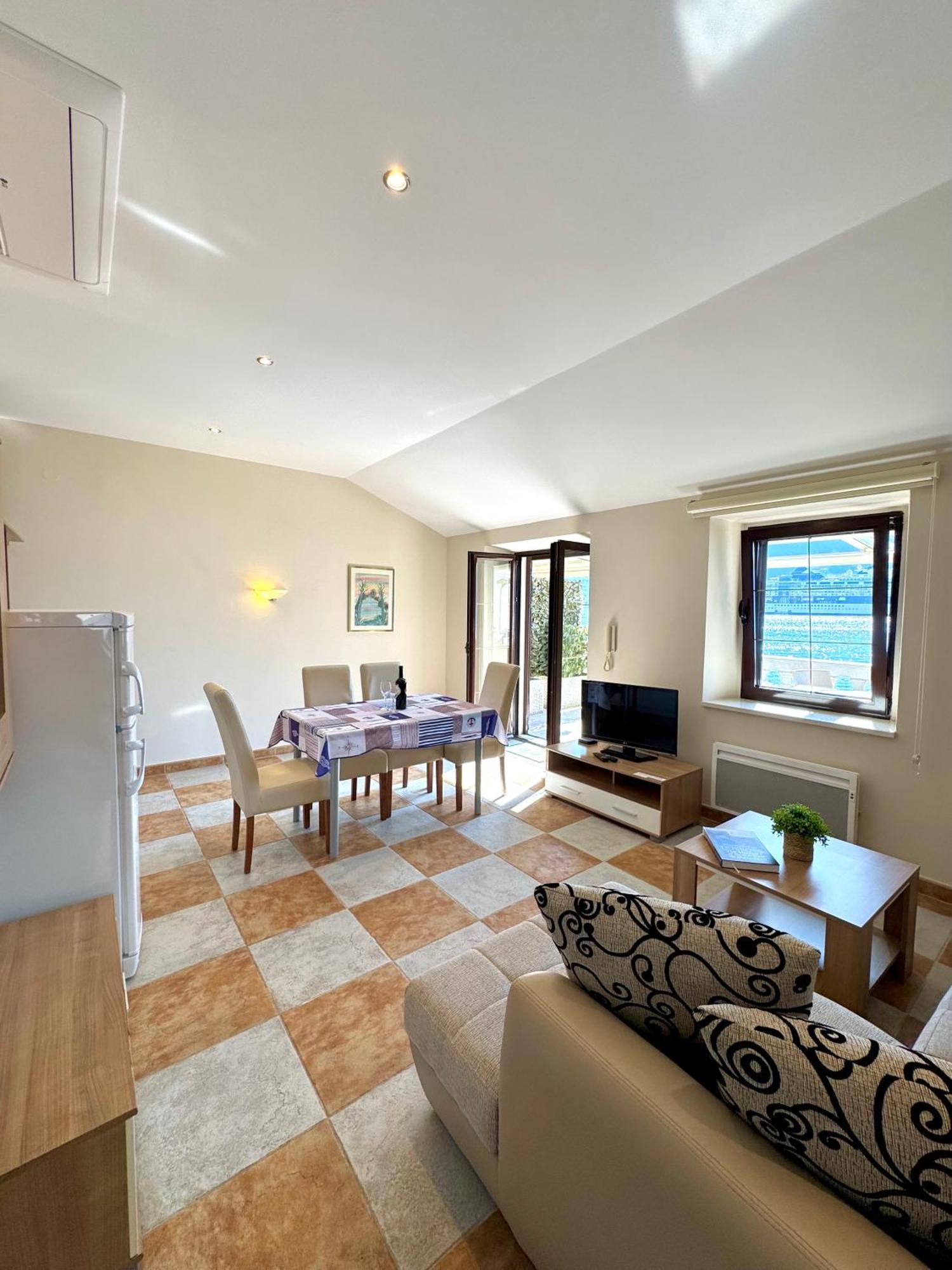 Apartments Radonicic Котор Екстериор снимка